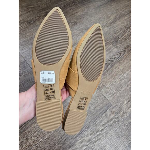 Qupid Tan Camel Faux-Suede Gold Buckle Mules Flats Shoes Pointed Toe Size 8.5 - Picture 7 of 8